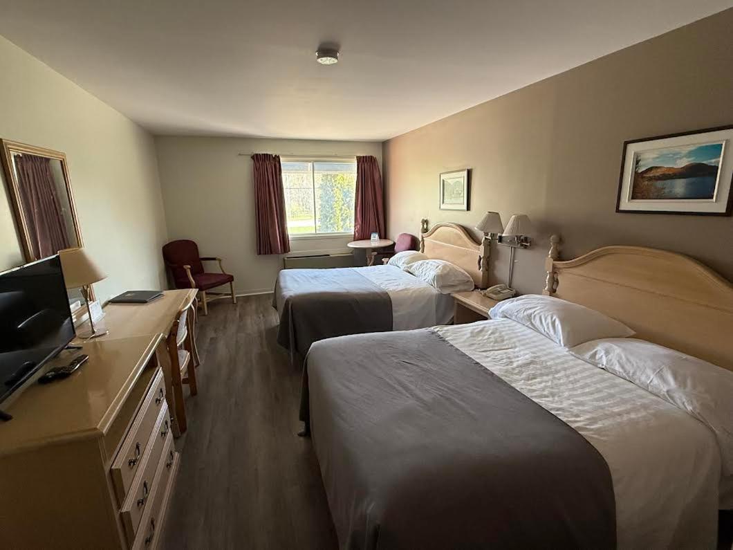Motel Le Transit Mont-Saint-Hilaire Eksteriør bilde