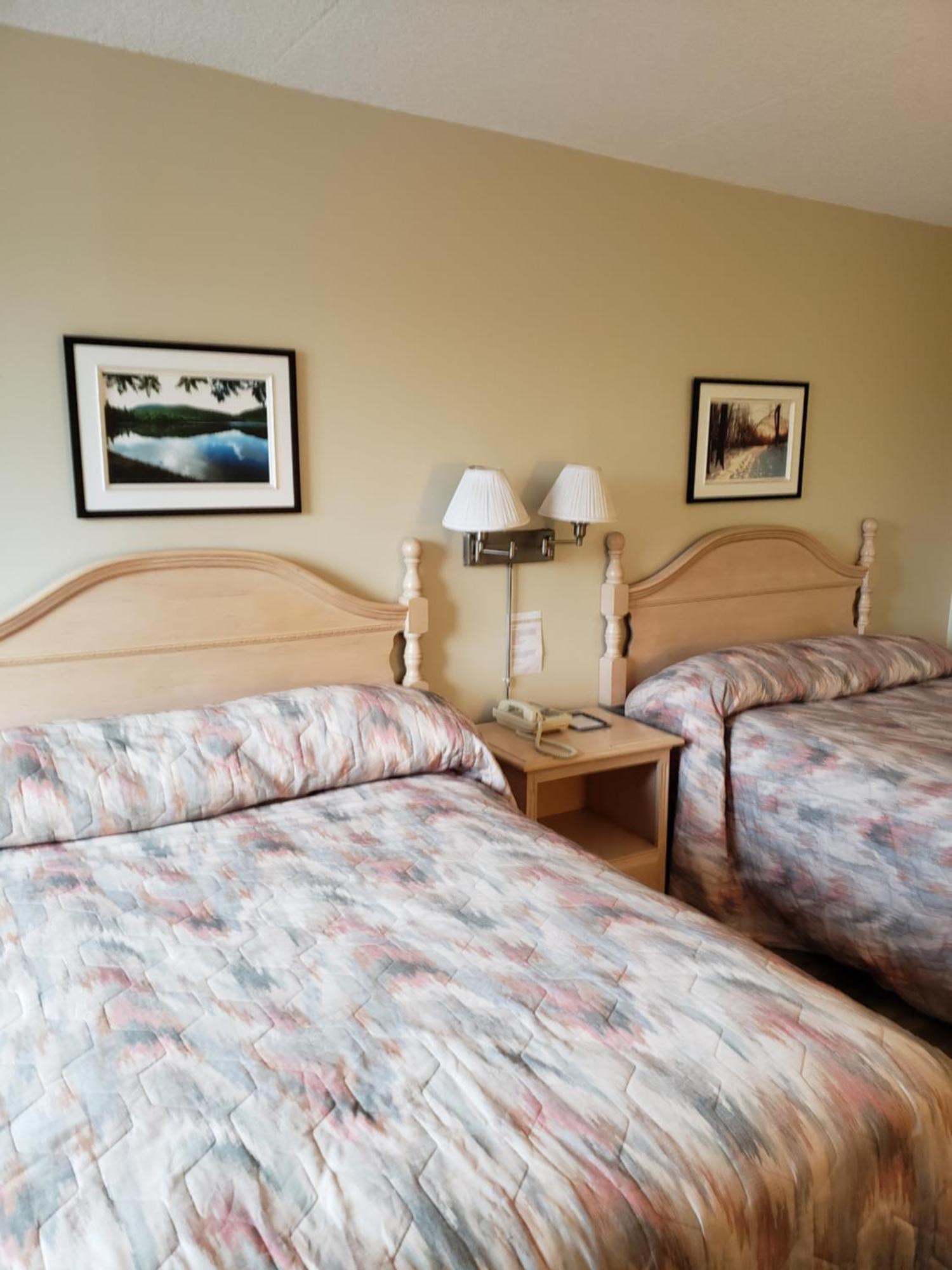 Motel Le Transit Mont-Saint-Hilaire Eksteriør bilde