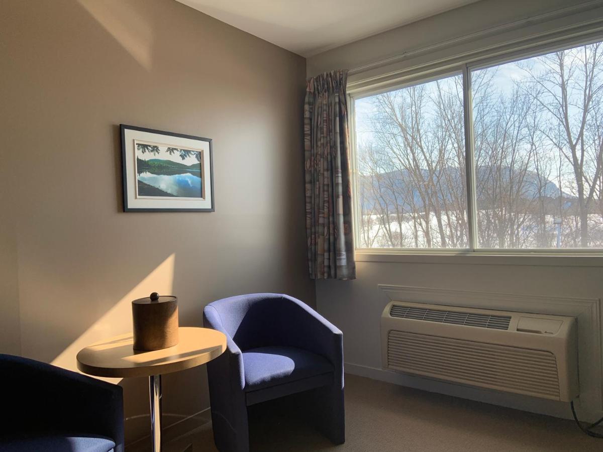 Motel Le Transit Mont-Saint-Hilaire Eksteriør bilde